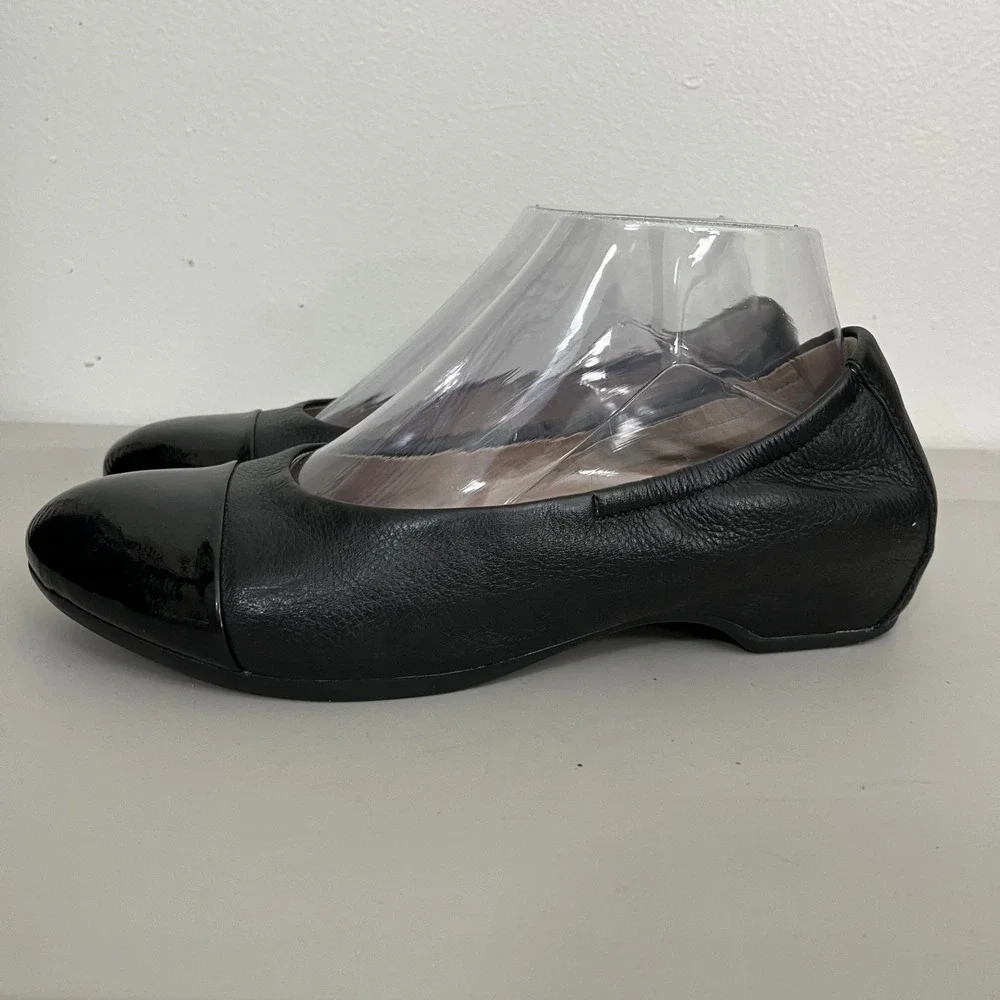 Dansko Lisanne Ballet Flats Sz 38 7.5 LeatherCap Toe Comfort Career Chic Classic